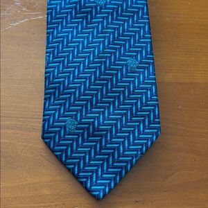 Gianni Versace Silk Geometric Chevron Men's Tie Teal Blue Purple Medusa Head